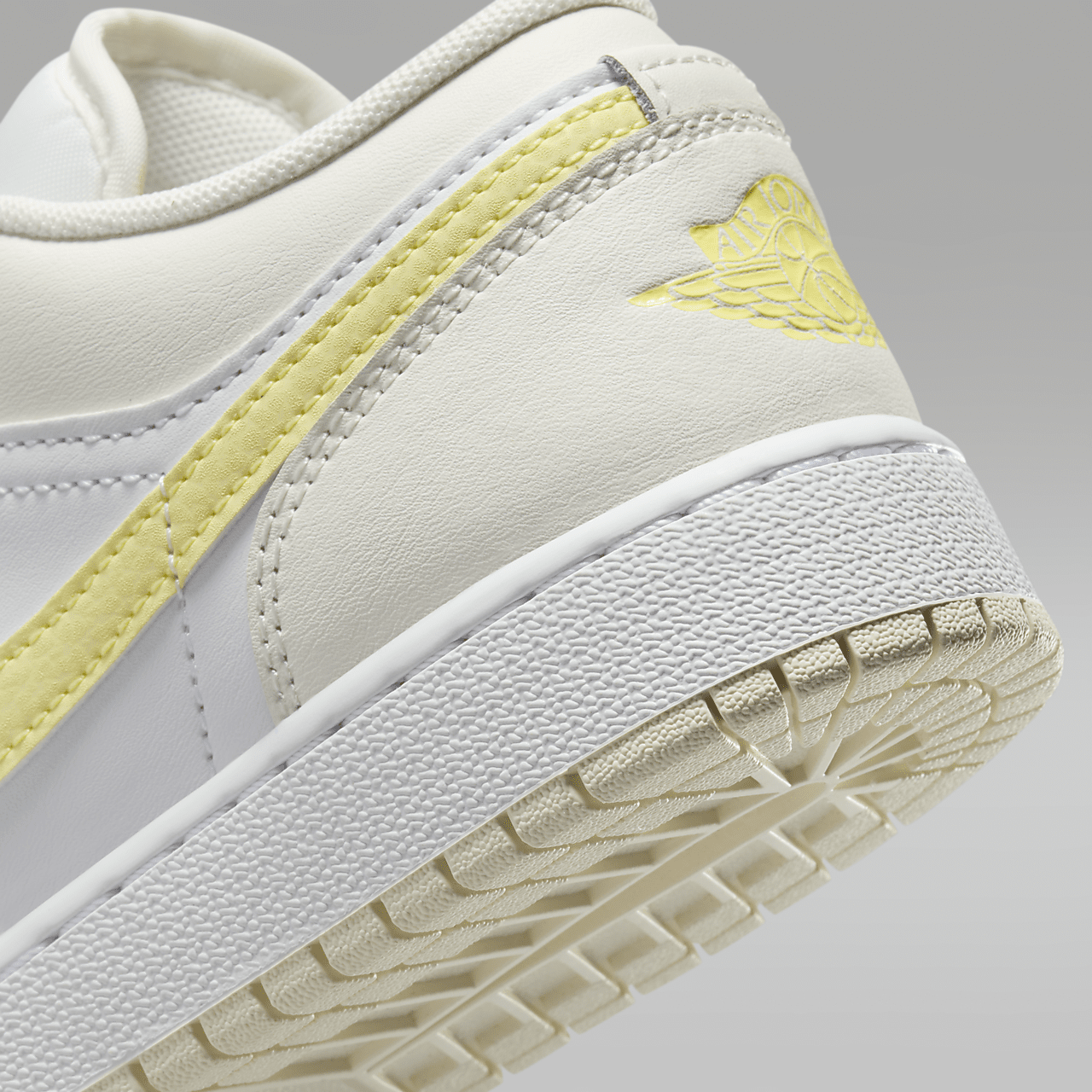 Nike Air Jordan 1 Low sneaker Sail/Wit/Laser Fuchsia/Light Laser Orange