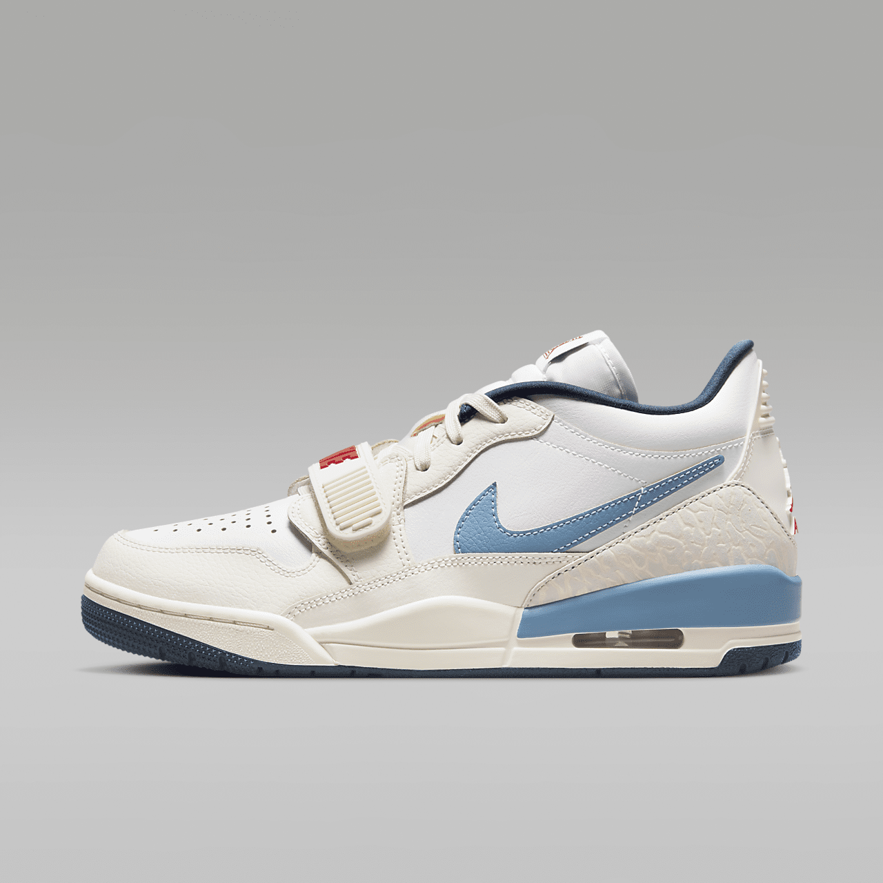 Nike Air Jordan Legacy sneaker Wit/Sail/Armory Navy/Aegean Storm