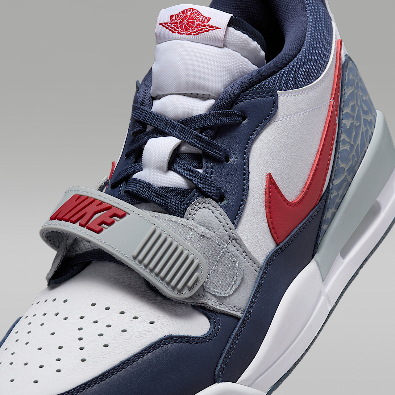 Nike Air Jordan Legacy sneaker Wit/Midnight Navy/Wolf Grey/Varsity Red