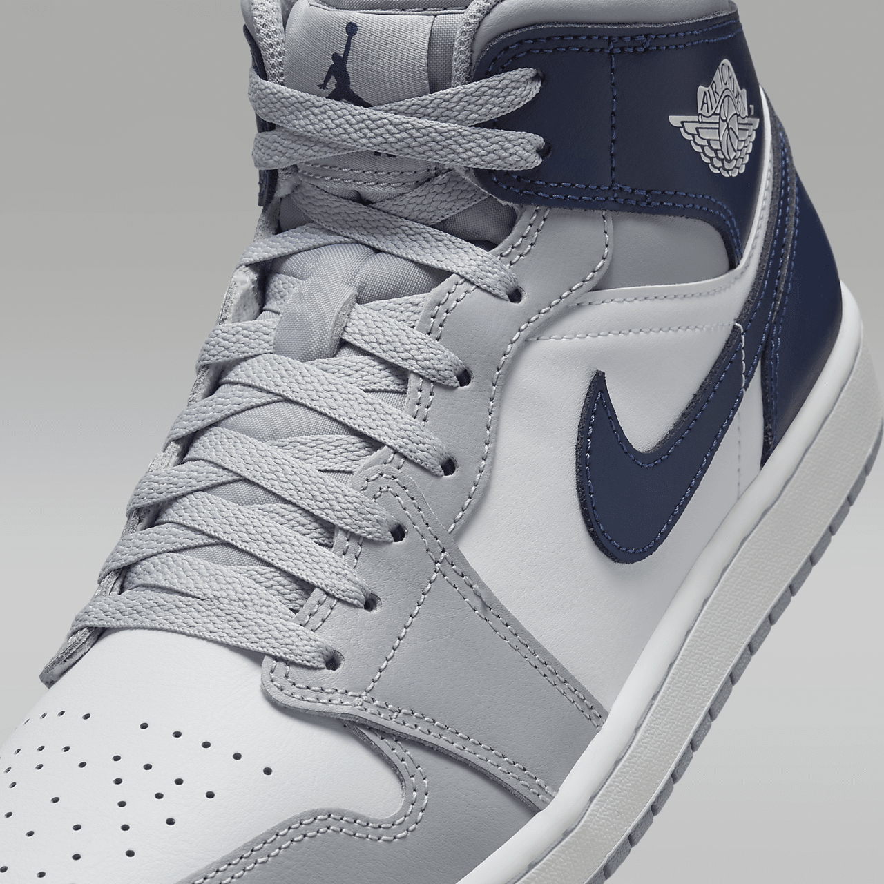 Nike Air Jordan 1 Mid sneaker Wit/Wolf Grey/Midnight Navy