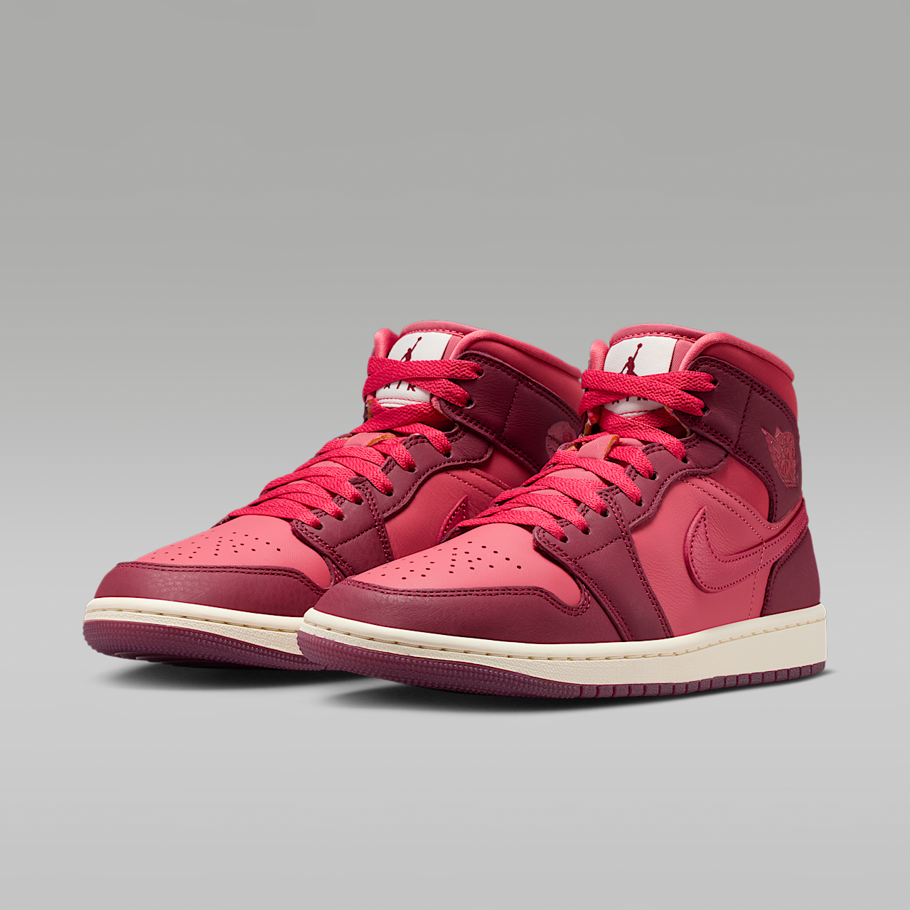 Nike Air Jordan sneaker Team Red/Pueblo Red/Pale Ivory/Sierra Red