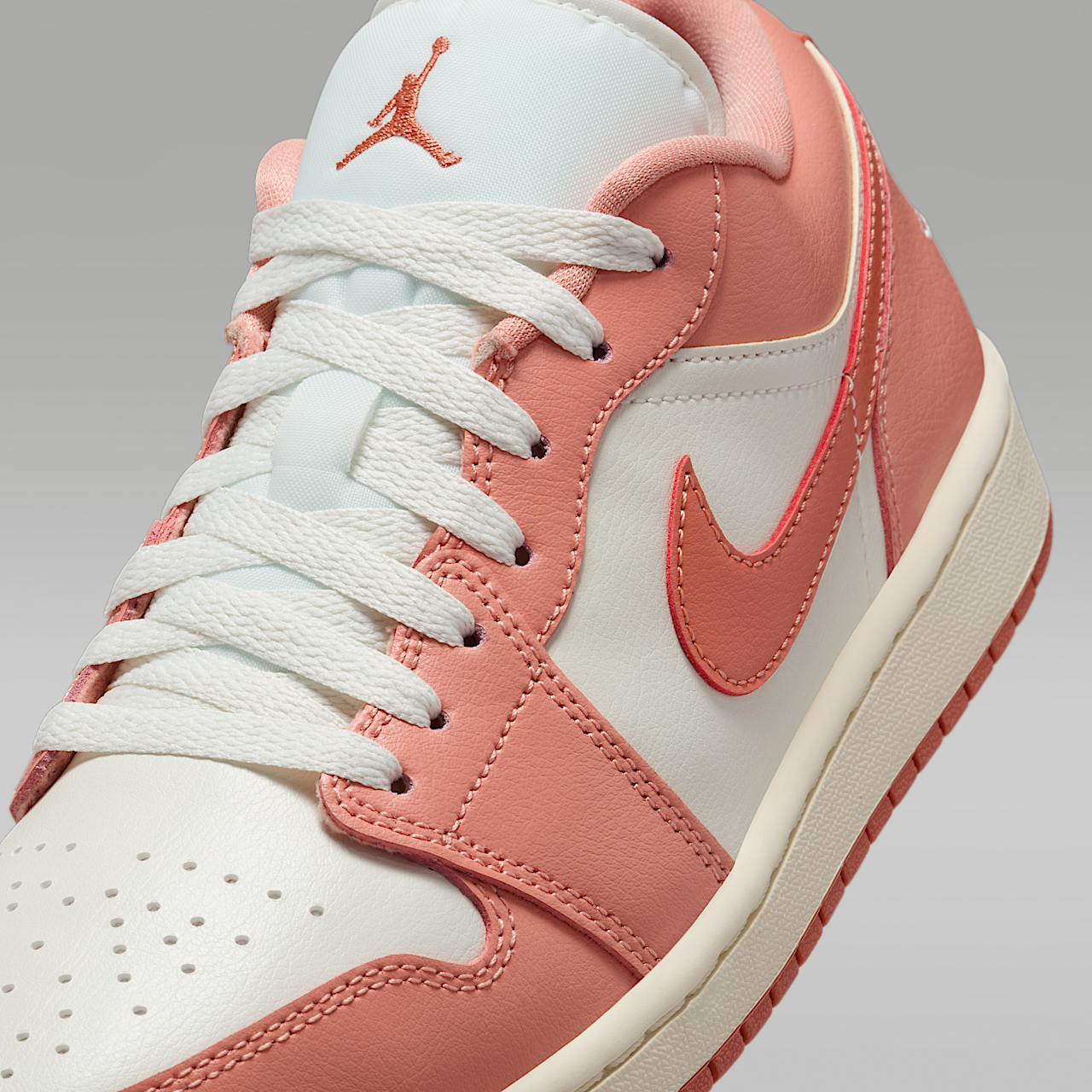 Nike Air Jordan 1 Low sneaker Sail/Light Madder Root/Pale Ivory/Madder Root