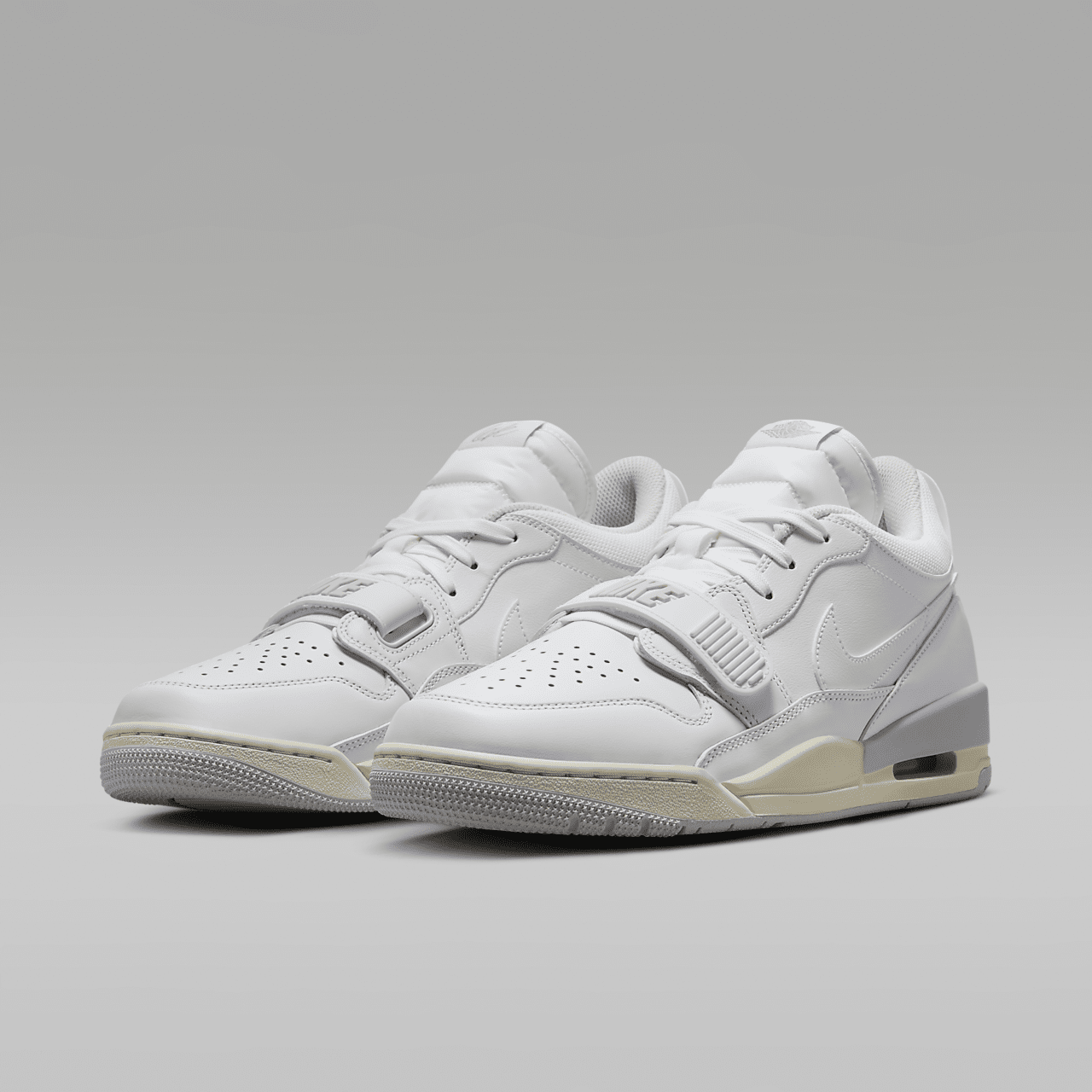 Nike Air Jordan Legacy sneaker Wit/Coconut Milk/Photon Dust/Wit