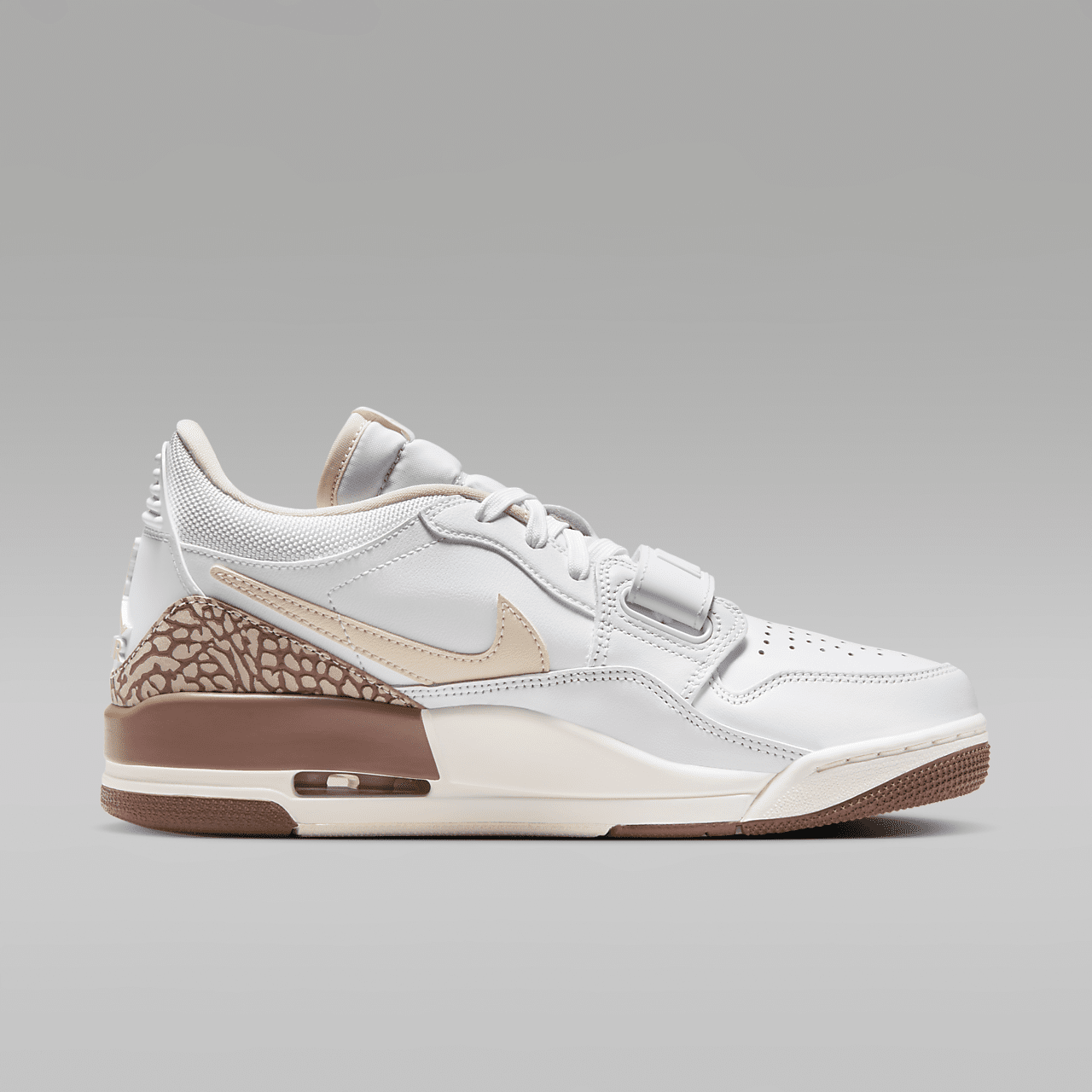 Nike Air Jordan Legacy sneaker Wit/Archaeo Brown/Sail/Legend Light Brown