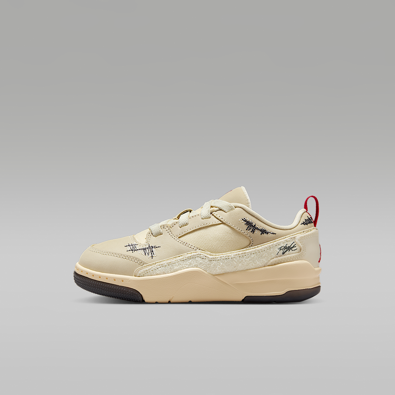 Nike  sneaker Coconut Milk/Muslin/Off Noir/Varsity Red