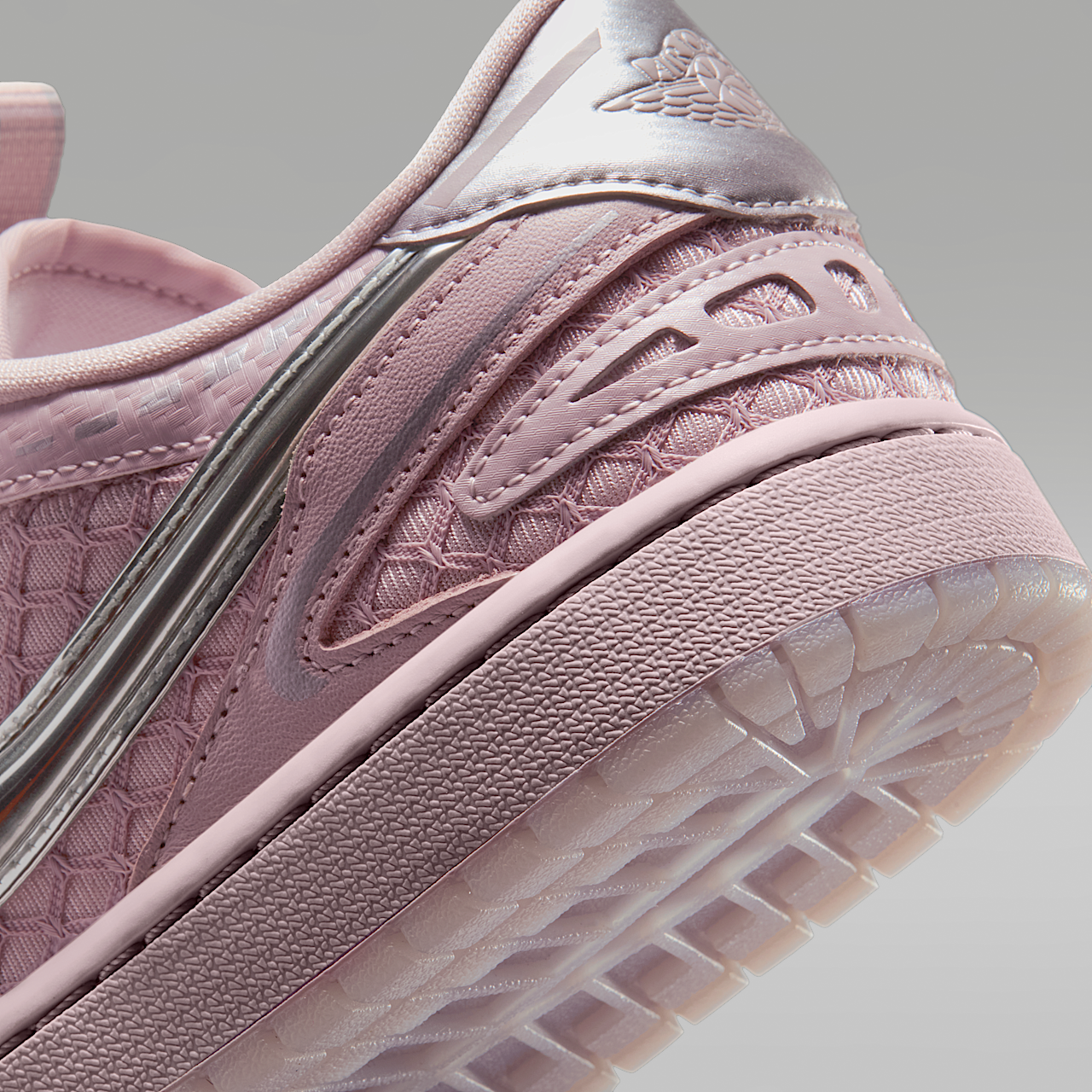 Nike Air Jordan 1 Low sneaker Particle Rose/Barely Rose/Metallic Silver/Enigma Stone