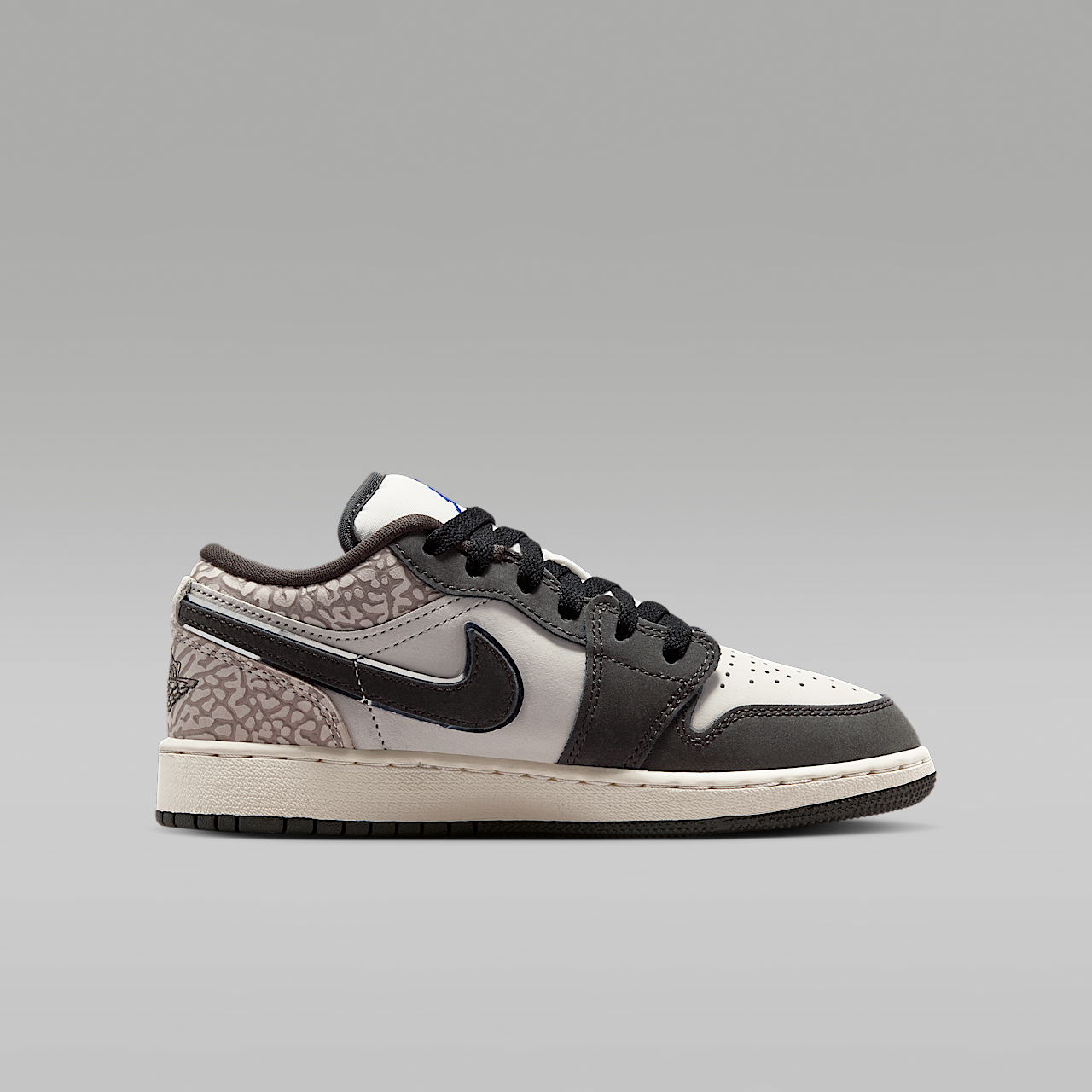 Nike Air Jordan sneaker Sail/Deep Pewter/Gamma Grey/Game Royal