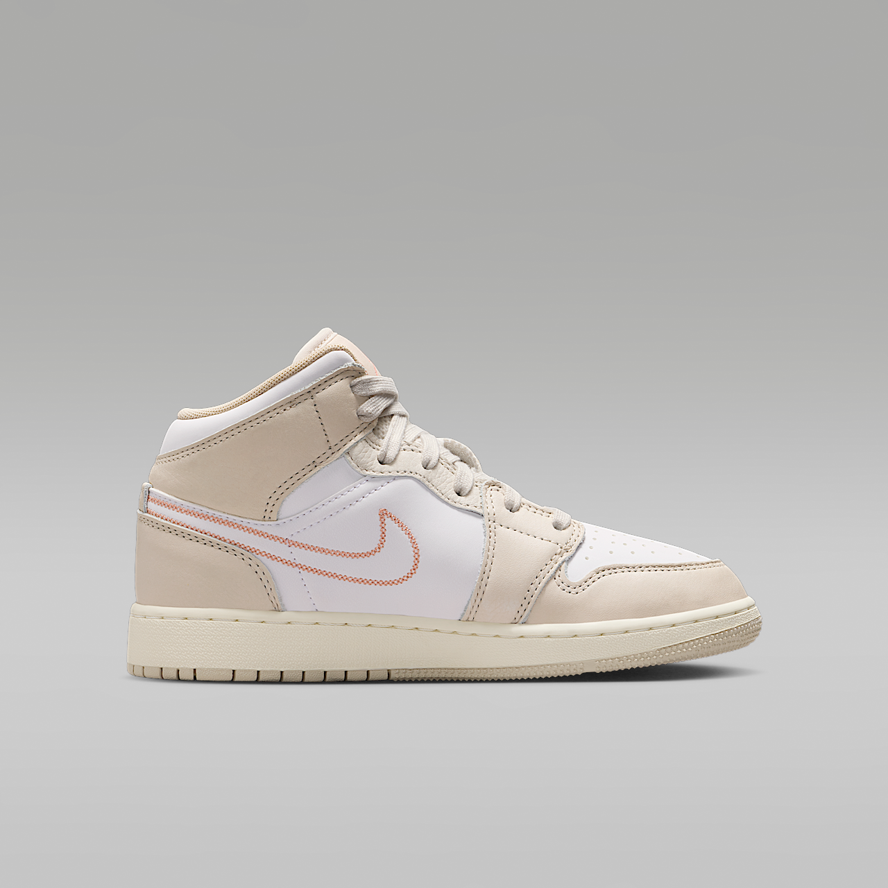Nike Air Jordan sneaker Sanddrift/Wit/Light Orewood Brown/Light Madder Root