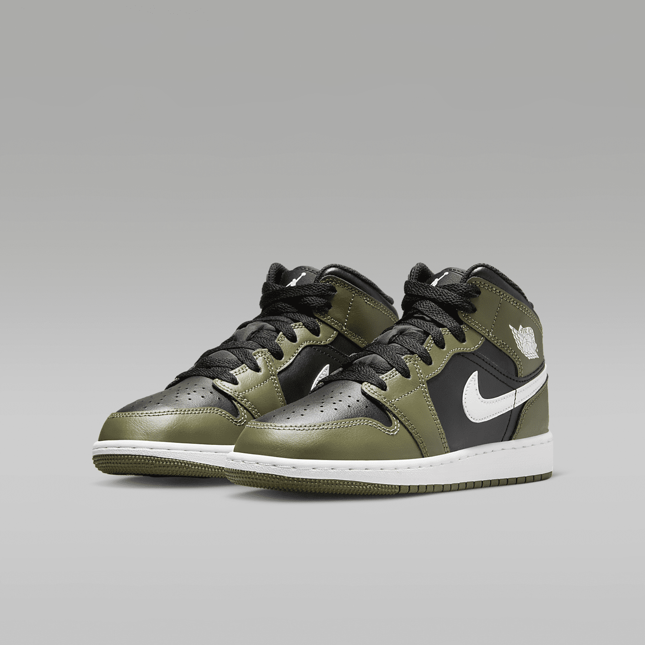 Nike Air Jordan 1 Mid sneaker Zwart/Medium Olive/Wit