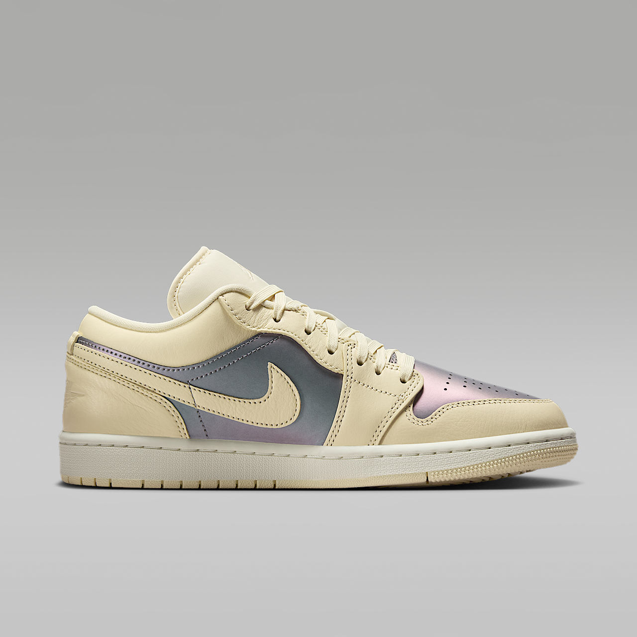 Nike Air Jordan sneaker Muslin/Sail/Royal Tint/Muslin