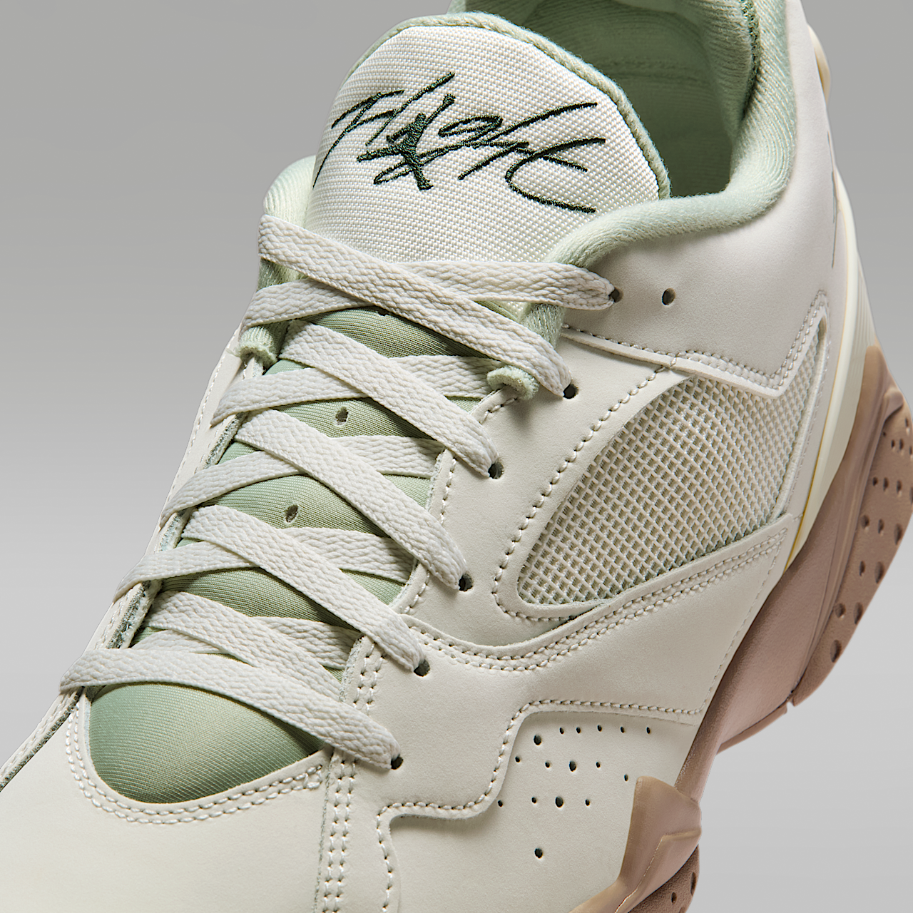 Nike Air Jordan sneaker Sail/Khaki/Midnight Green/Jade Horizon
