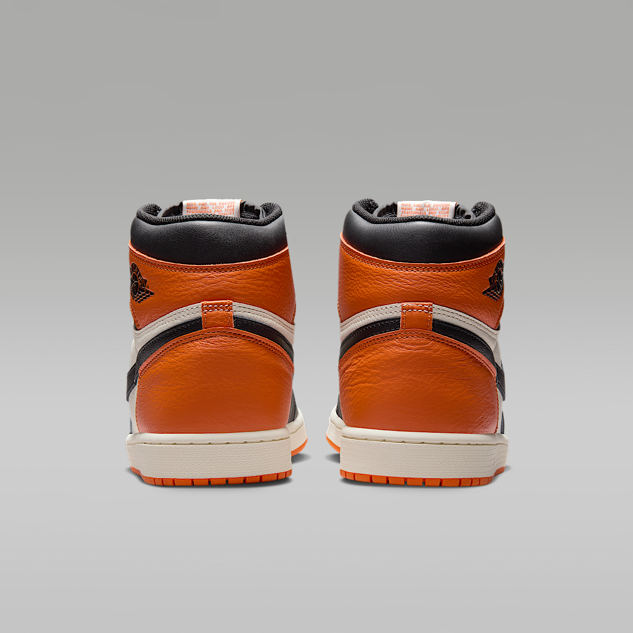 Nike Air Jordan 1 sneaker Zwart/Sail/Starfish/Zwart