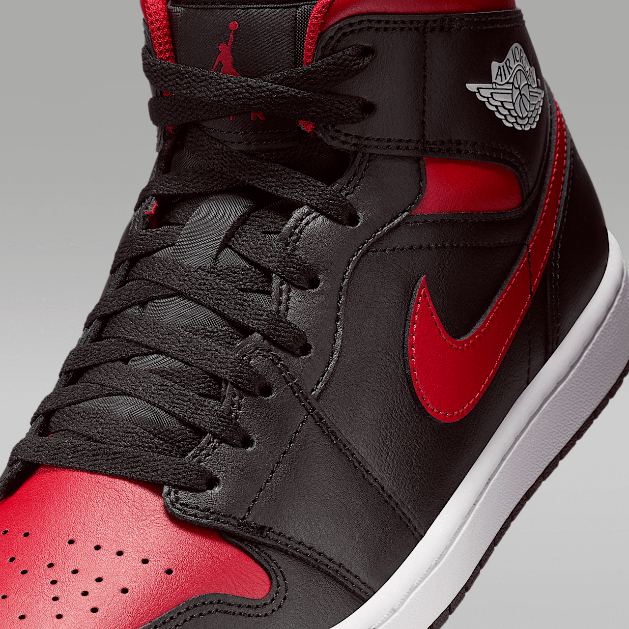 Nike Air Jordan 1 Mid sneaker Zwart/Summit White/Varsity Red