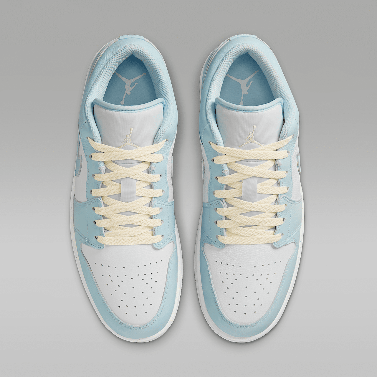 Nike Air Jordan sneaker Glacier Blue/Summit White/Guava Ice/Sea Glass