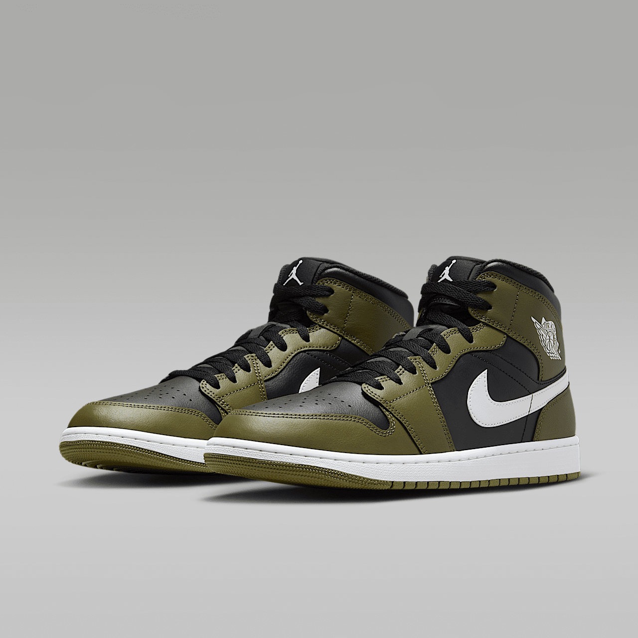 Nike Air Jordan 1 Mid sneaker Zwart/Medium Olive/Sail/Wit