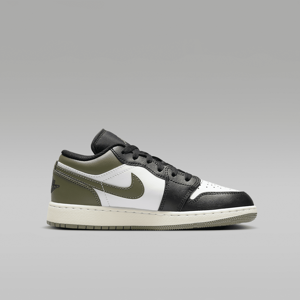 Nike Air Jordan 1 Low sneaker Zwart/Medium Olive/Wit
