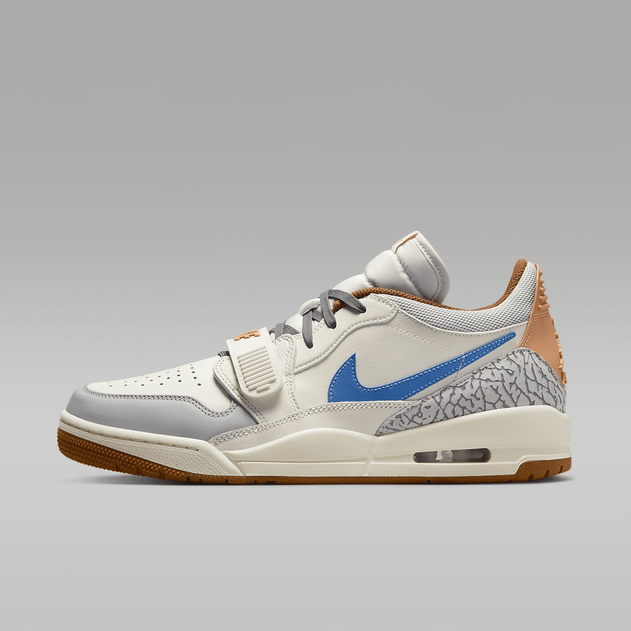 Nike Air Jordan Legacy sneaker Phantom/Coconut Milk/Amber Brown/Star Blue