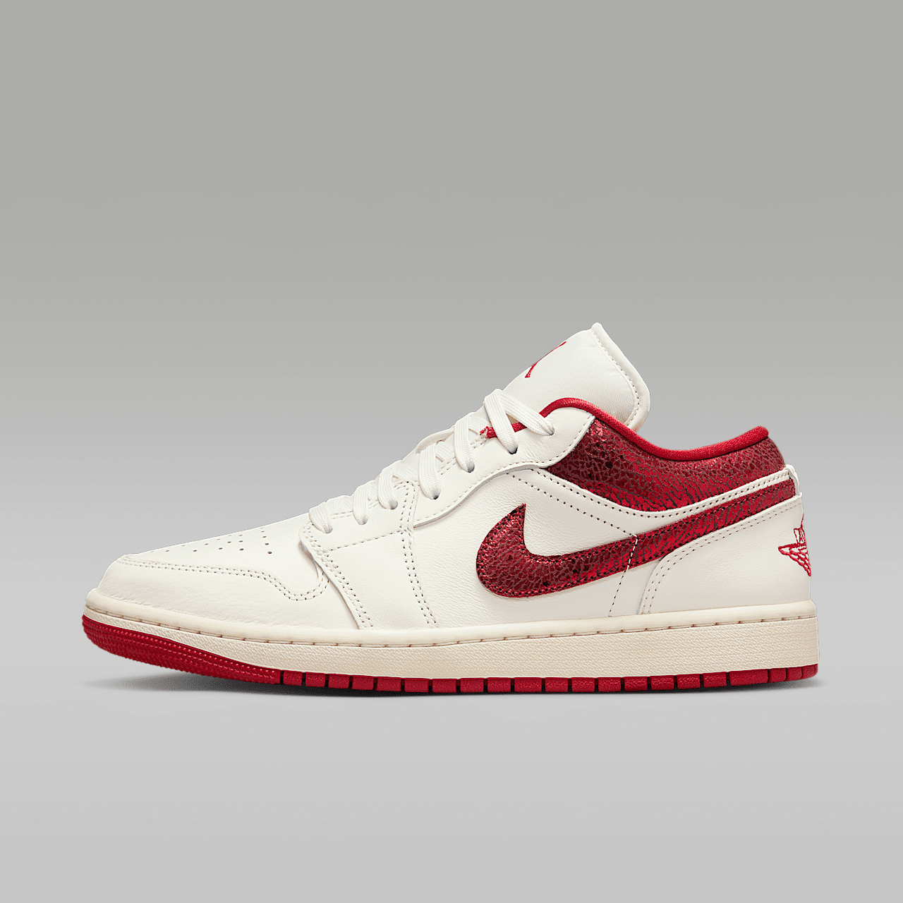 Nike Air Jordan sneaker Sail/Team Red/Varsity Red