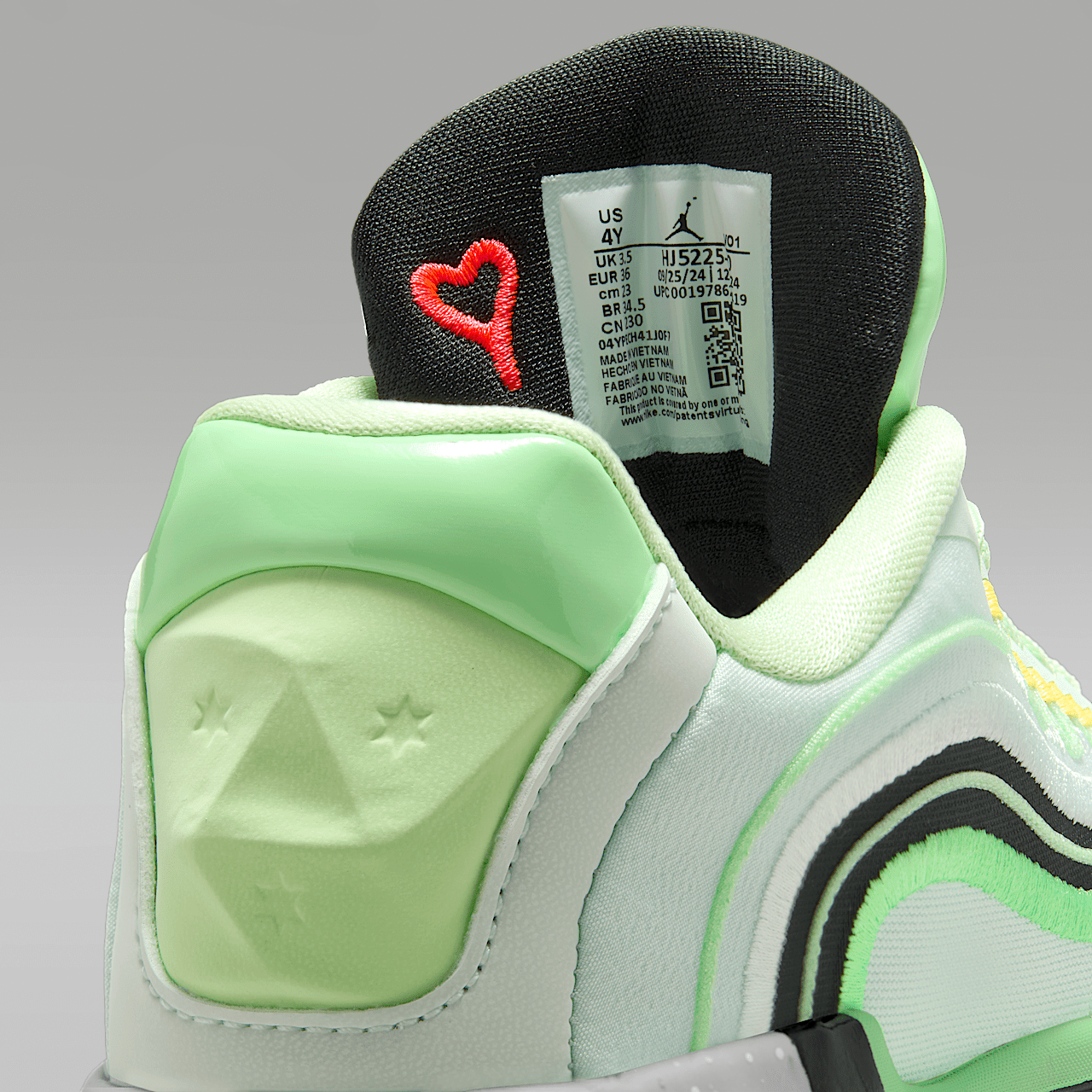 Nike  sneaker Barely Green/Vapor Green/Metallic Silver/Zwart