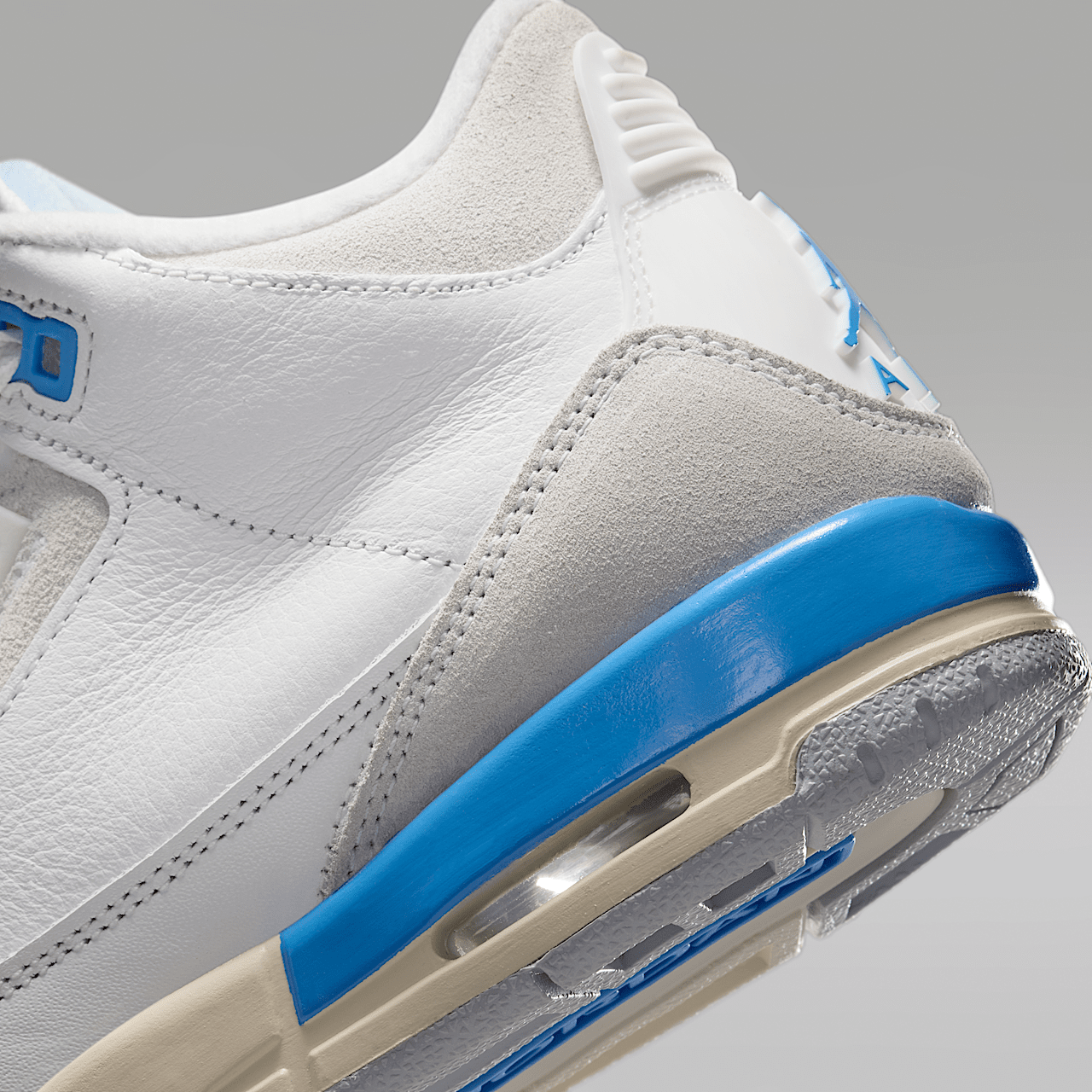 Nike Air Jordan sneaker Summit White/Legend Blue/Photon Dust/Hydrogen Blue