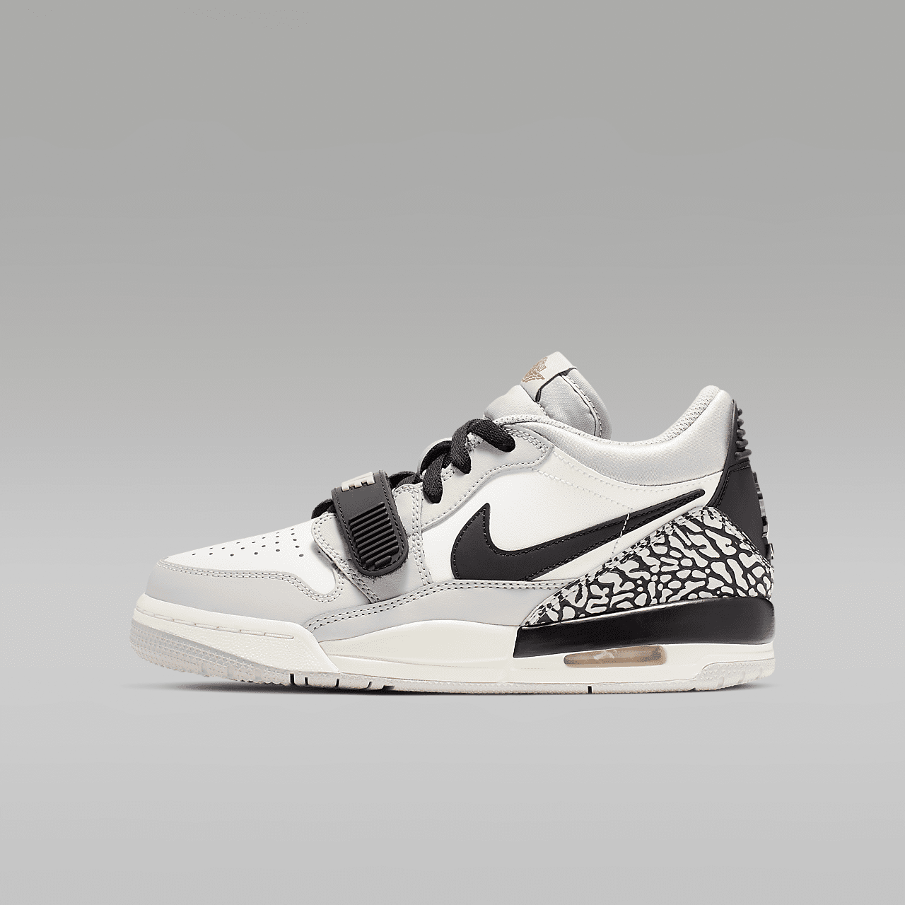 Nike Air Jordan Legacy sneaker Summit White/Tech Grey/Zwart/Fire Red