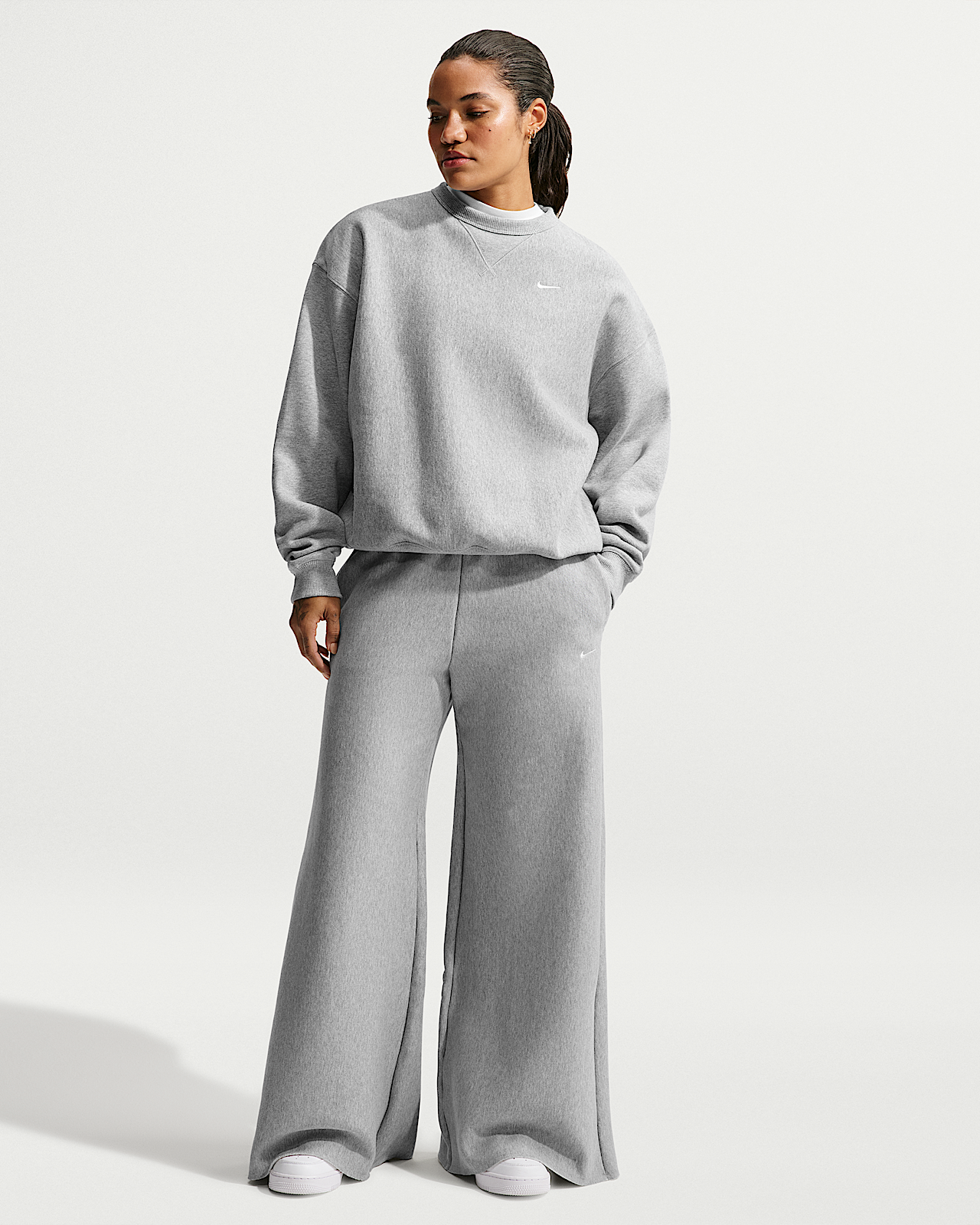 Женские  Nike Studio Fleece Heavyweight Mid-Rise Wide-Leg Pants