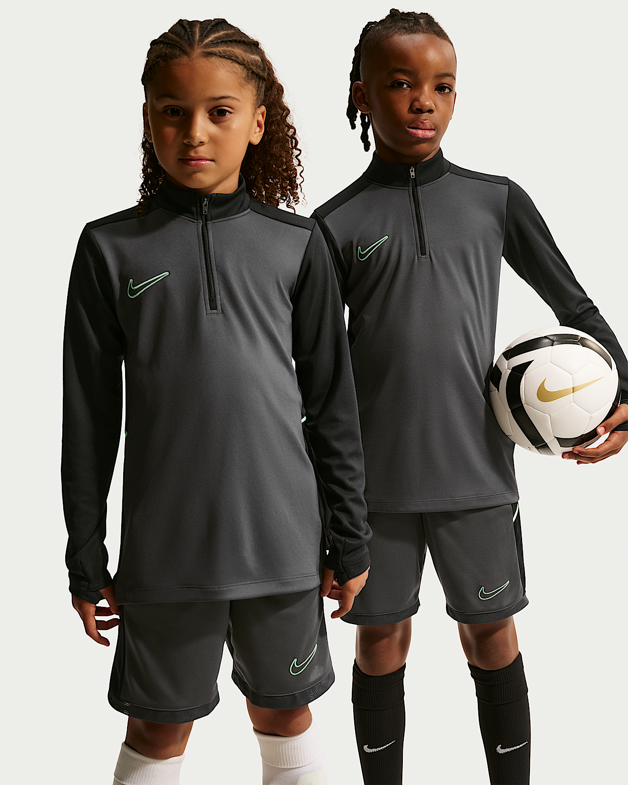 Детские  Nike Academy Big Kids' Dri-FIT Long-Sleeve 1/4-Zip Soccer Drill Top