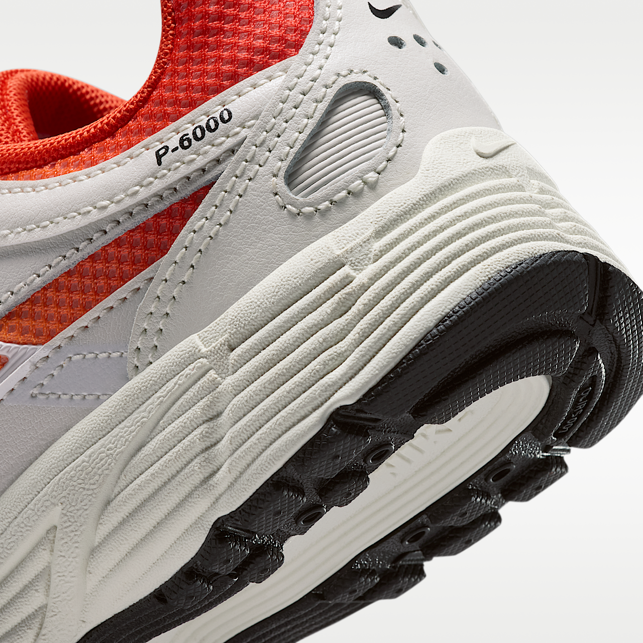 Nike P-6000 sneaker Sail/Cosmic Clay/Volt Ice/Zwart