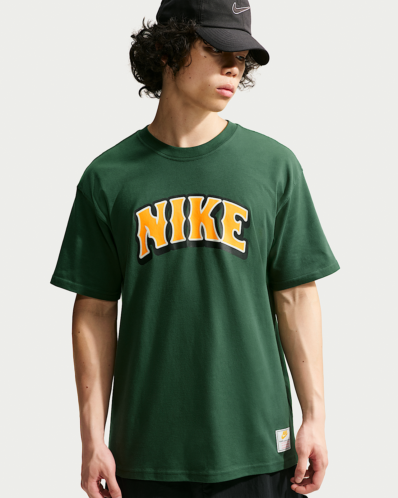 Женская футболка Nike Sportswear