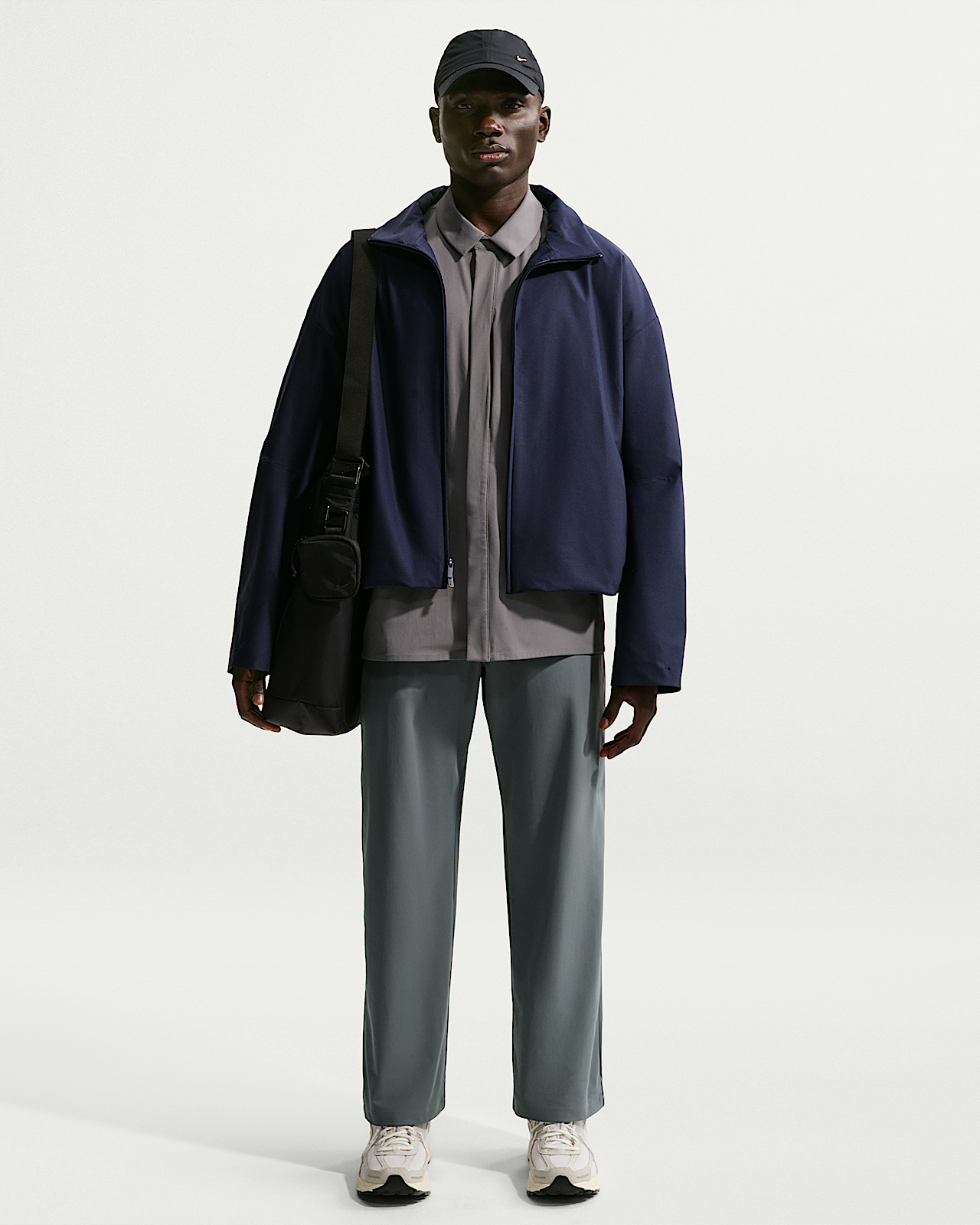 Мужские  Nike 24.7 PerfectStretch Dri-FIT Loose-Fit Chino Trousers