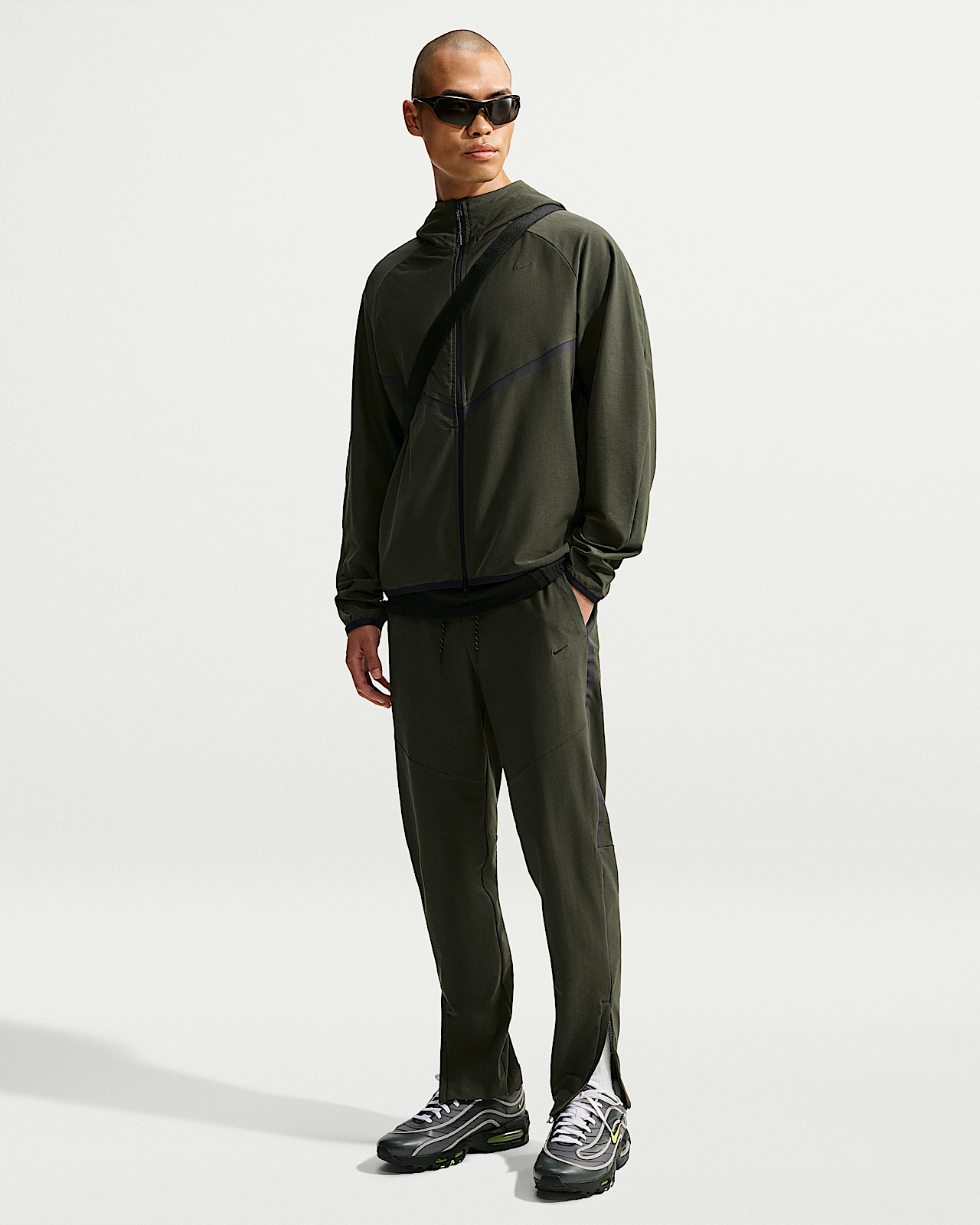 Мужские  Nike Tech Dri-FIT Shori Knit Pants