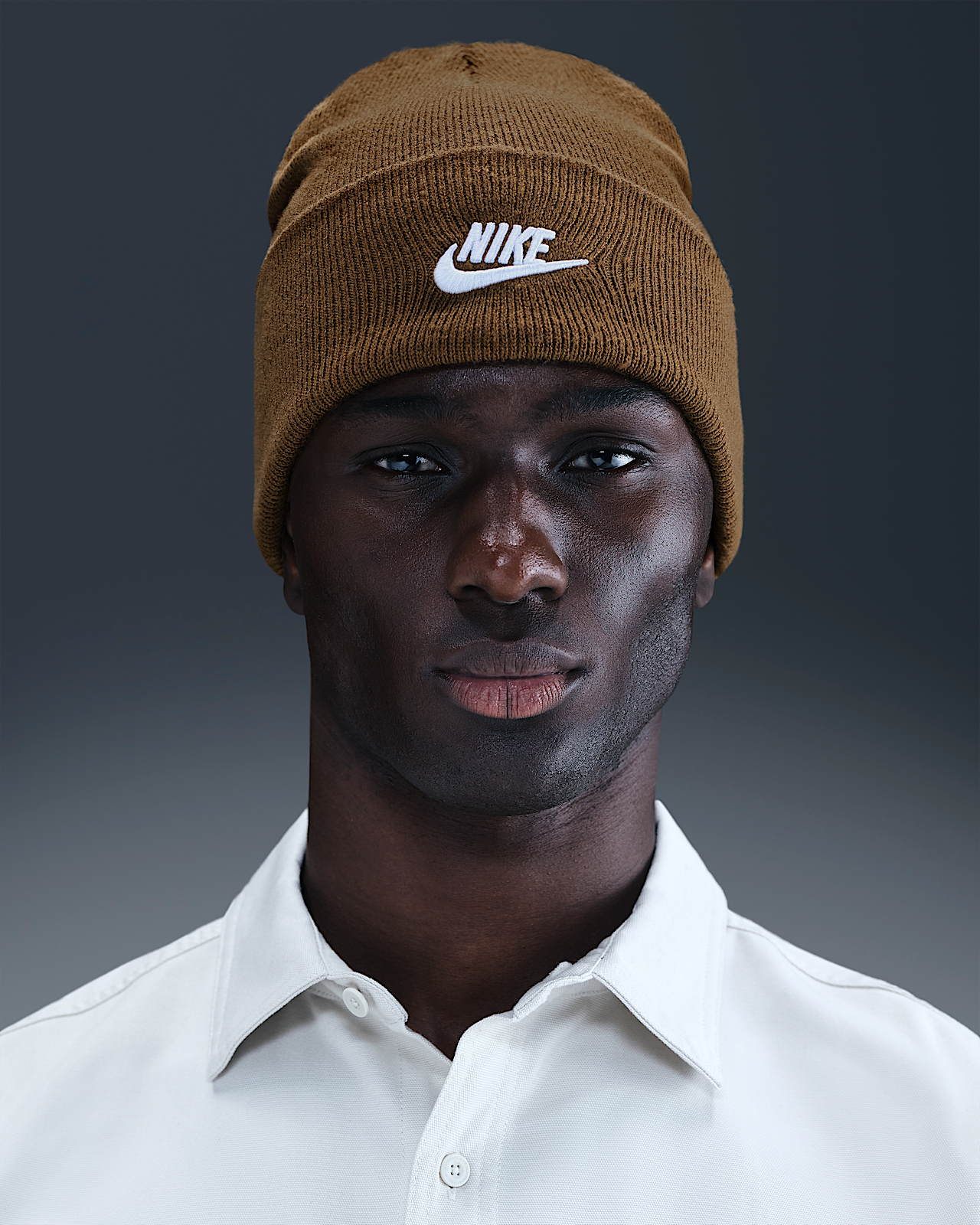 Женские  Nike Peak Futura Beanie