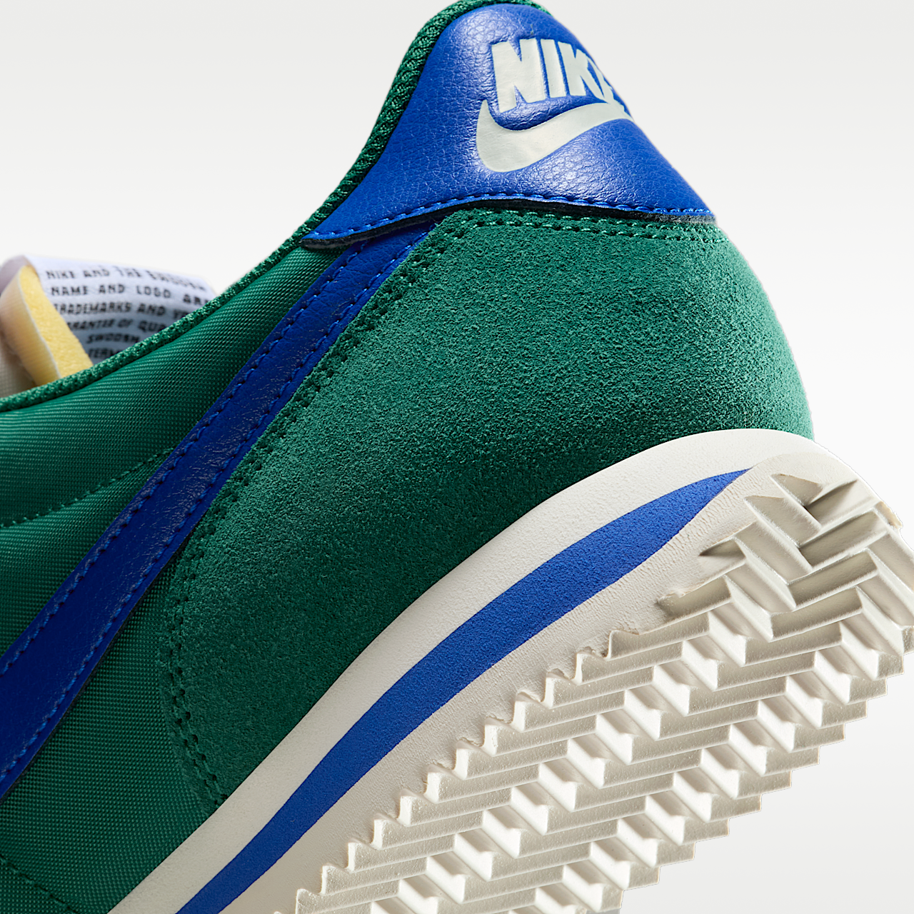 Nike Cortez sneaker Evergreen Aura/Sail/Wit/Hyper Royal