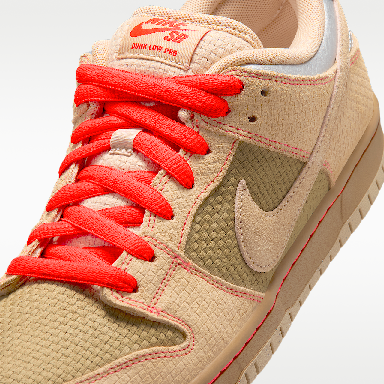 Nike Dunk Low sneaker Canvas/Parachute Beige/Bright Crimson/Vachetta Tan