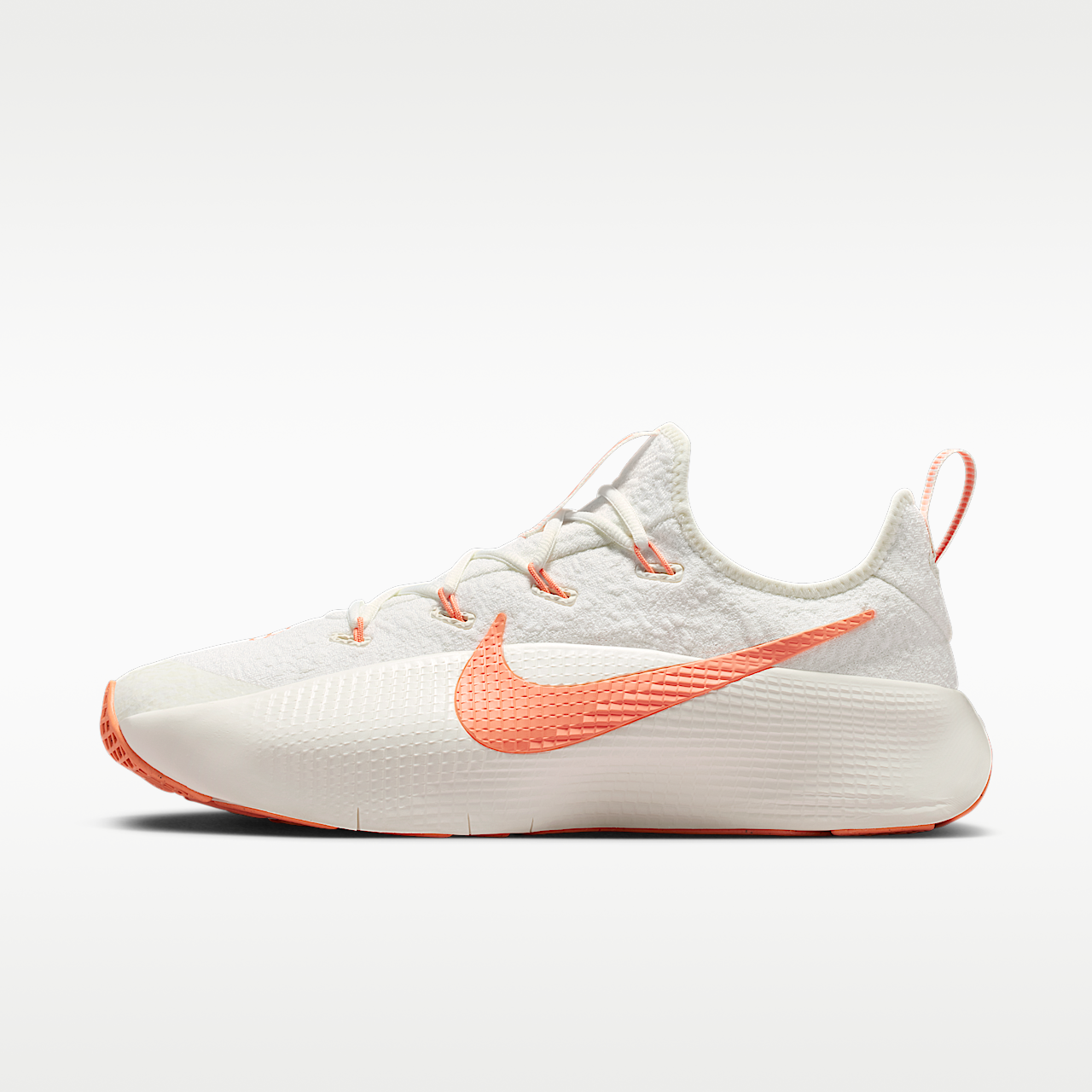 Nike LeBron sneaker Sail/Orange Frost
