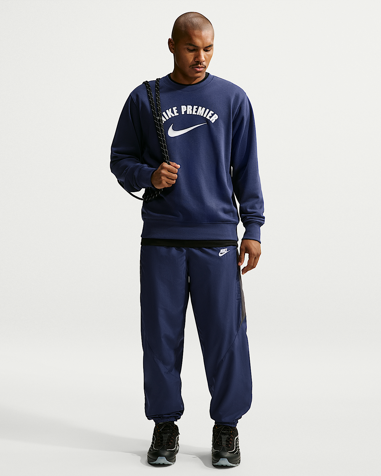 Мужские  Nike Premier Repel Soccer Woven Pants
