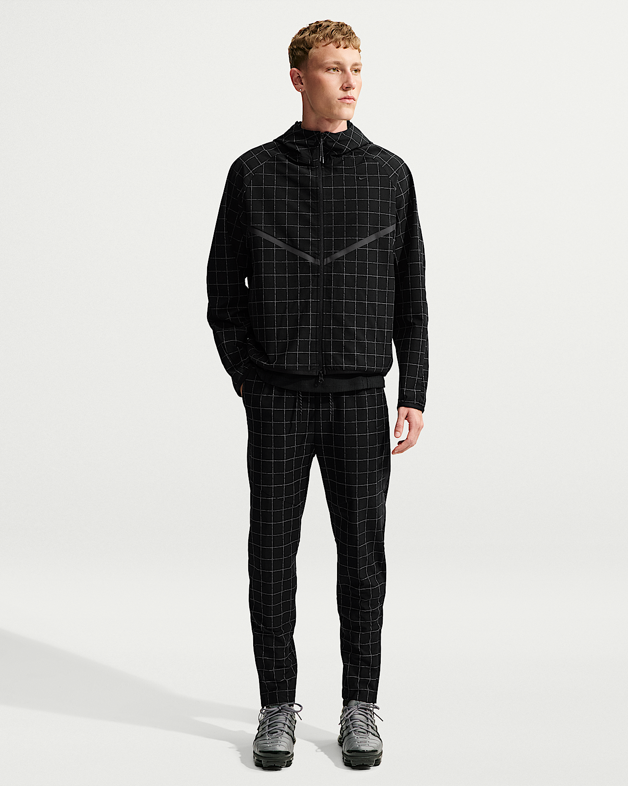 Мужские  Nike Tech Dri-FIT Shori Knit All-Over-Print Pants