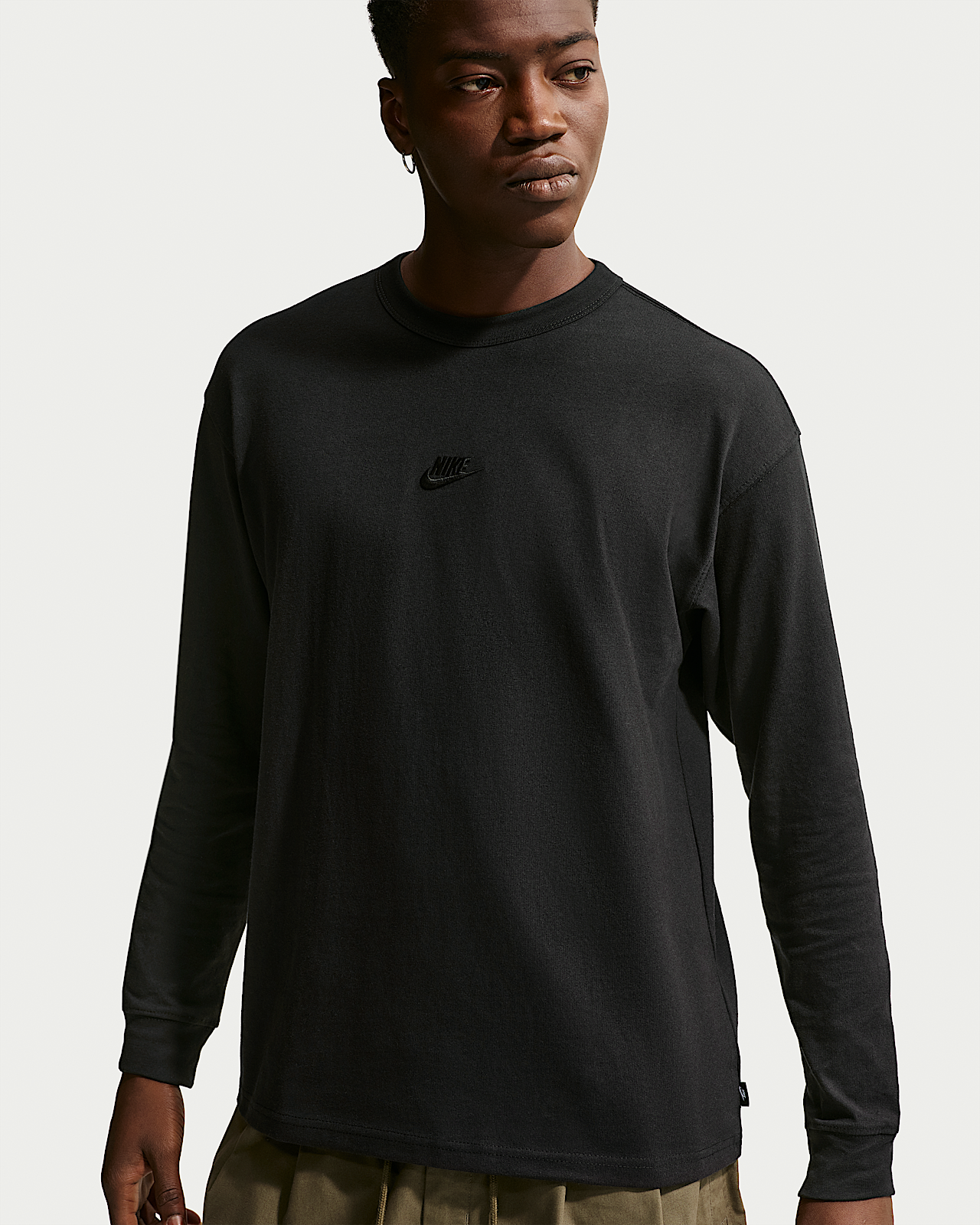 Мужская футболка Nike Sportswear Premium Essentials Long-Sleeve