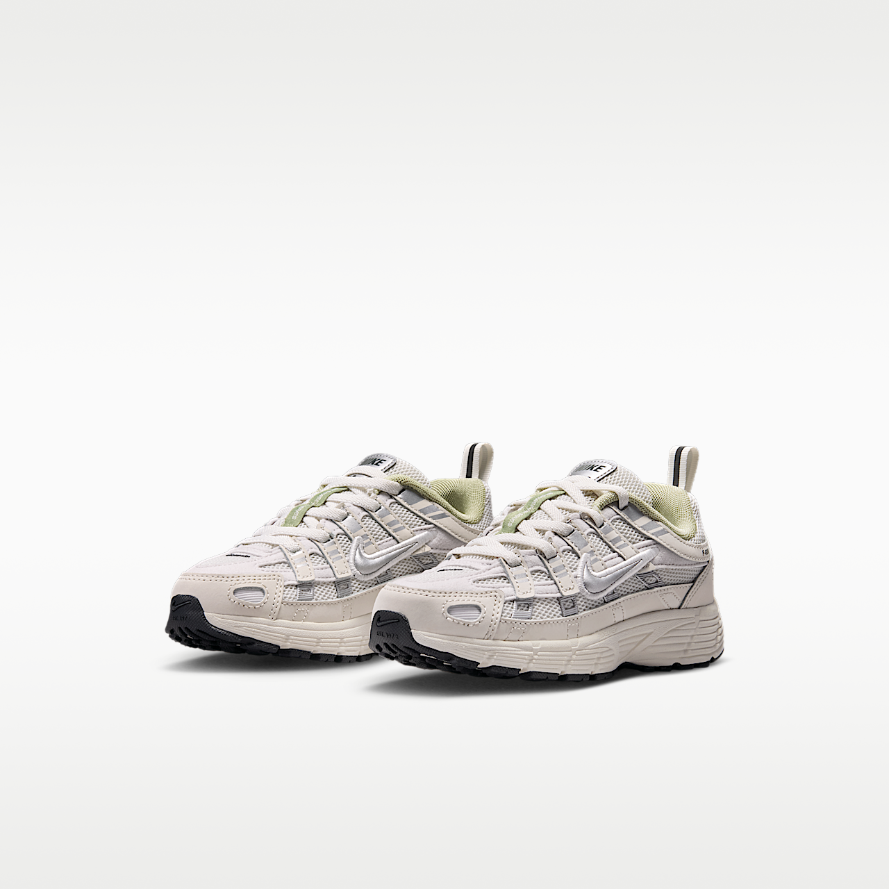 Nike P-6000 sneaker Platinum Tint/Sail/Anthracite/Metallic Silver