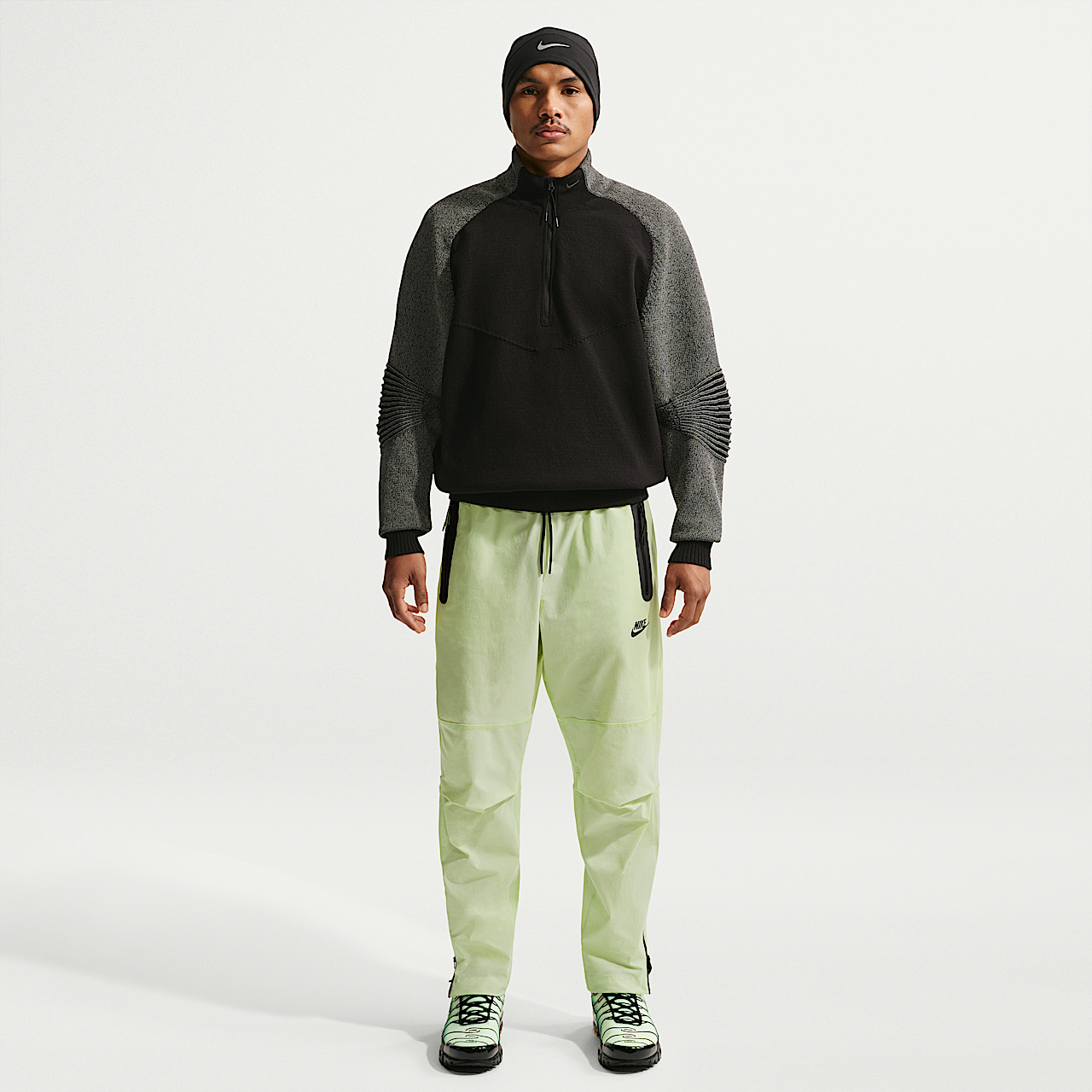 Nike Tech (Light Liquid Lime/Black)