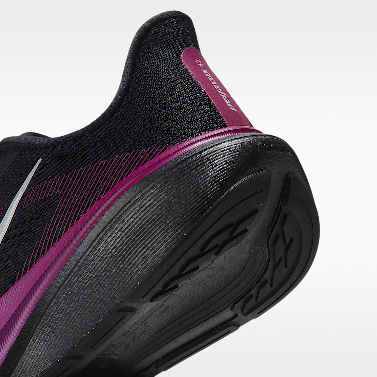 Nike Pegasus sneaker Zwart/Vivid Purple/True Berry/Metallic Silver