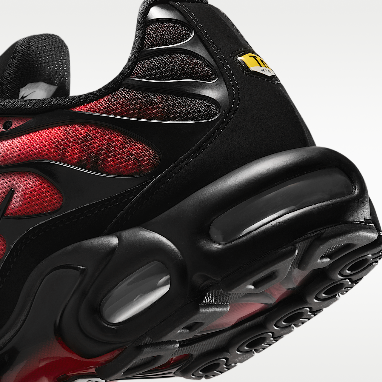 Nike Air Max Plus sneaker Zwart/University Red/Metallic Silver