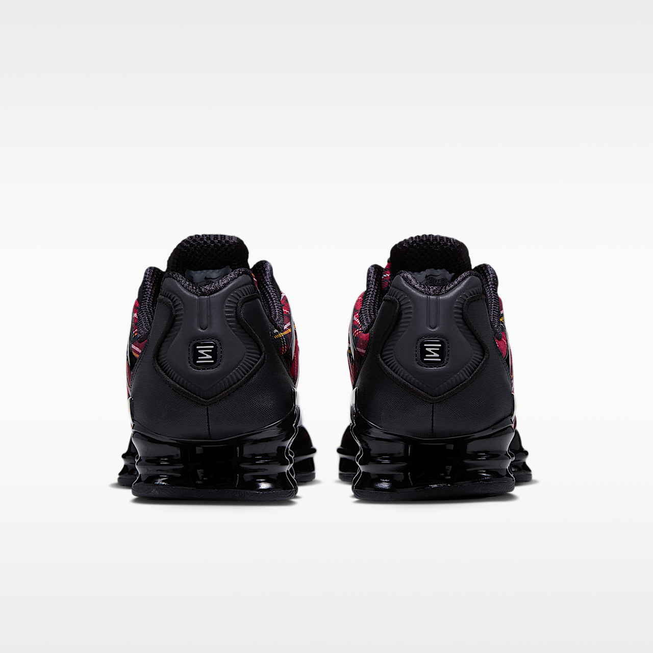 Nike Nike Shox sneaker Zwart/Tough Red/Yellow Ochre/Zwart