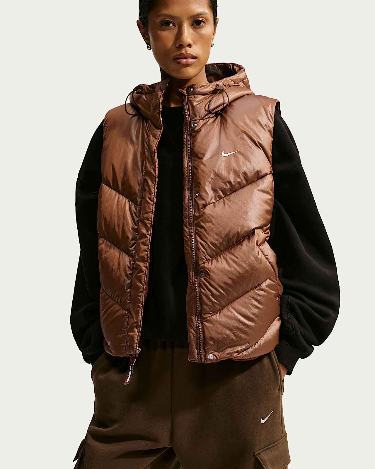 Женская безрукавка Nike Sportswear Windpuffer Loose Storm-FIT Hooded Down Vest