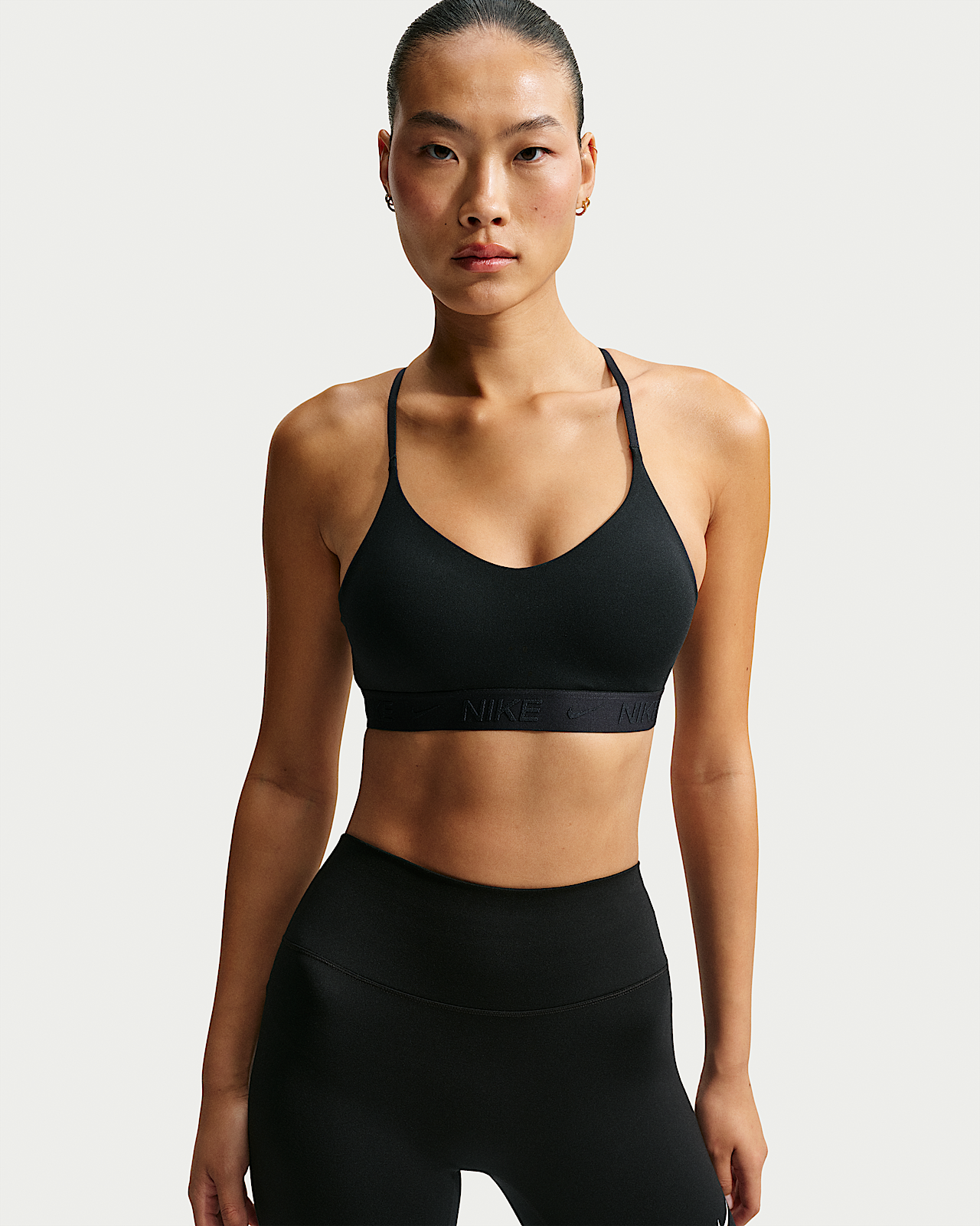 Женские  Nike Indy Light Support Padded Adjustable Sports Bra