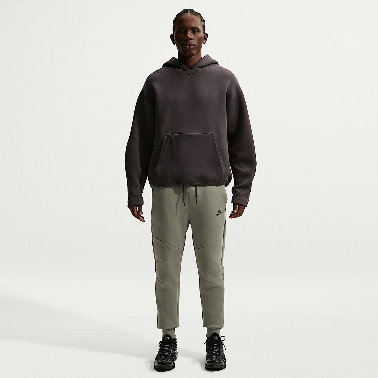 Nike Tech (Silver Sage/Light Pumice/Black)