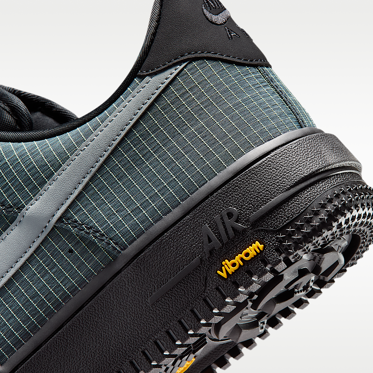 Nike  sneaker Zwart/Light Lemon Twist/Speed Yellow/Smoke Grey