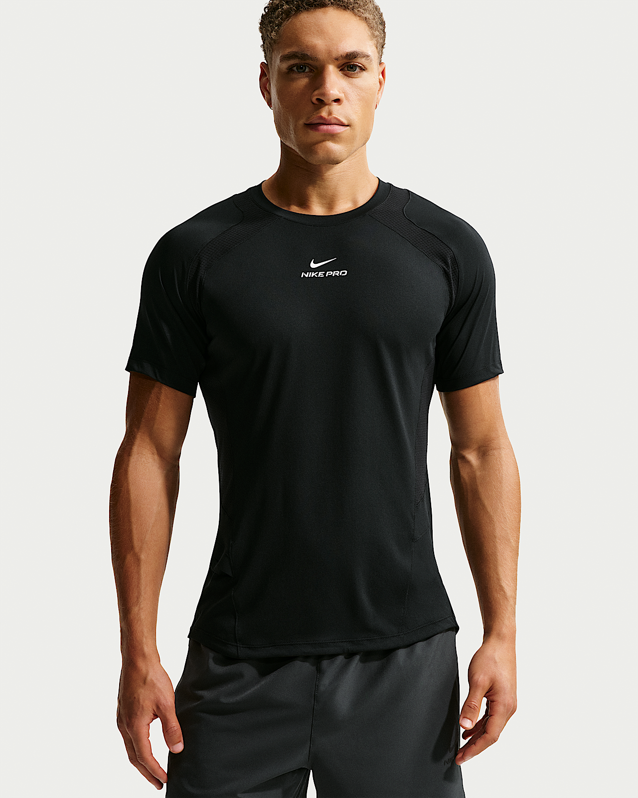 Мужские шорты Nike Pro Training Dri-FIT ADV Short-Sleeve Top для тренировок