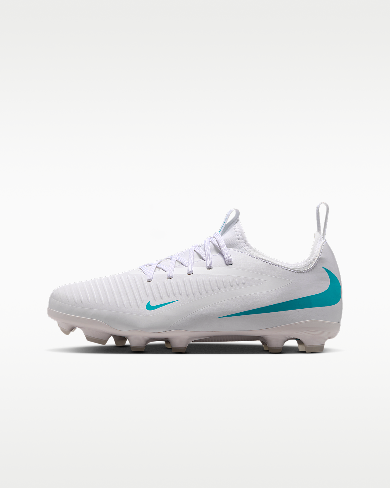 Детские  Nike Jr. Phantom 6 Low Academy Big Kids' Multi-Ground Soccer Cleats
