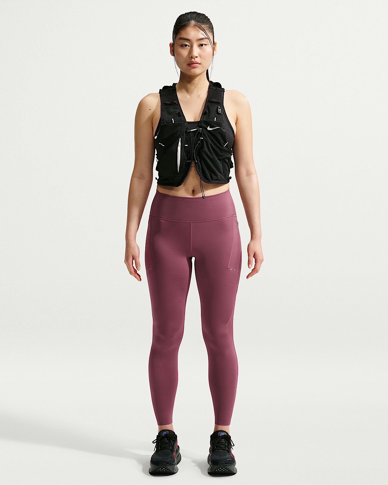 Женские тайтсы Nike Swift High-Waisted 7/8 Leggings with Pockets для бега